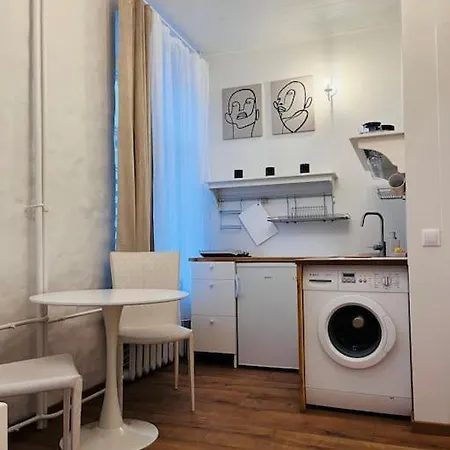 Bright And Cozy Old Town Studio!