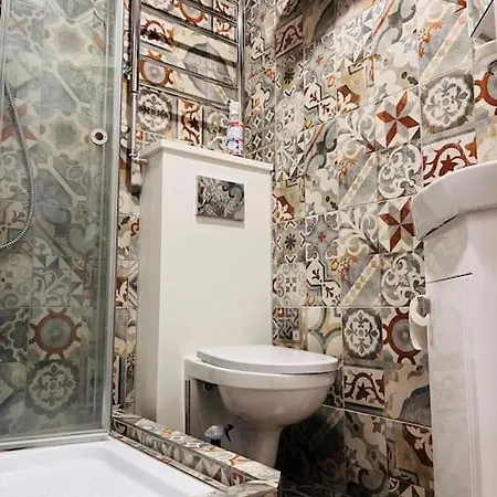 Bright And Cozy Old Town Studio! Апартаменты *